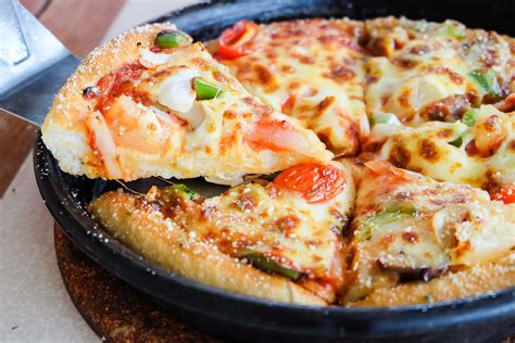 Crispy crust pizza. Things To Know About Crispy crust pizza. 